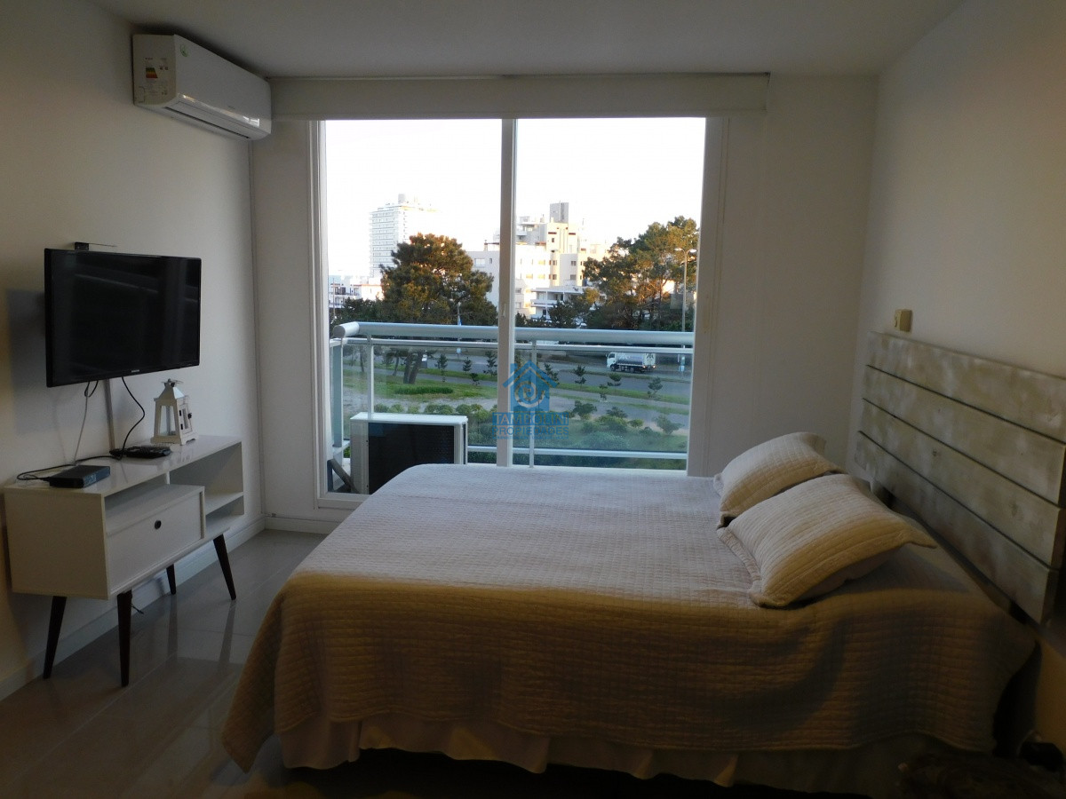 Apartamento ID.659 - TORRE ONE -PUNTA DEL ESTE HERMOSO MONOAMBIENTE A 200 MTS. DEL MAR!!