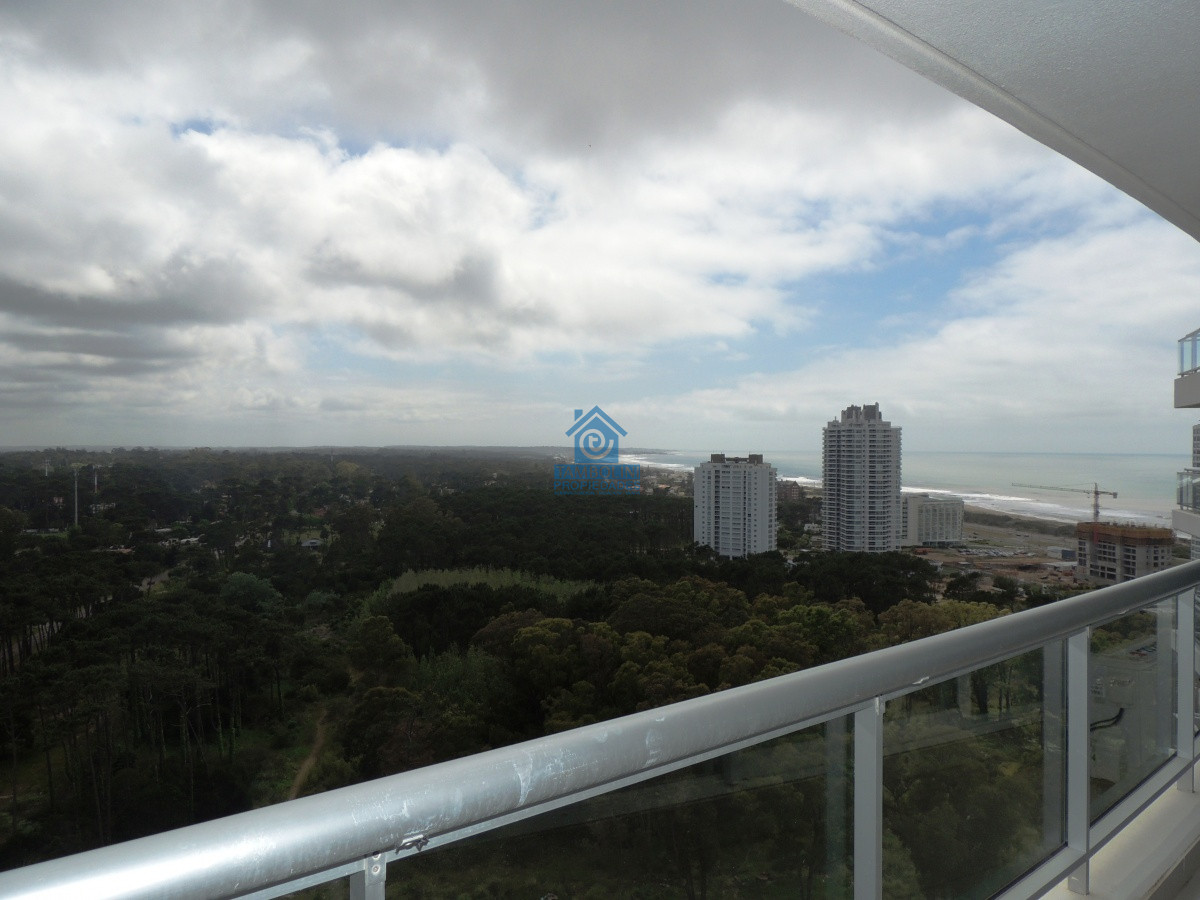 Apartamento ID.660 - TORRE ONE -PUNTA DEL ESTE  ALQUILA APARTAMENTO UN DORMITORIO , UN BAÑO  !!