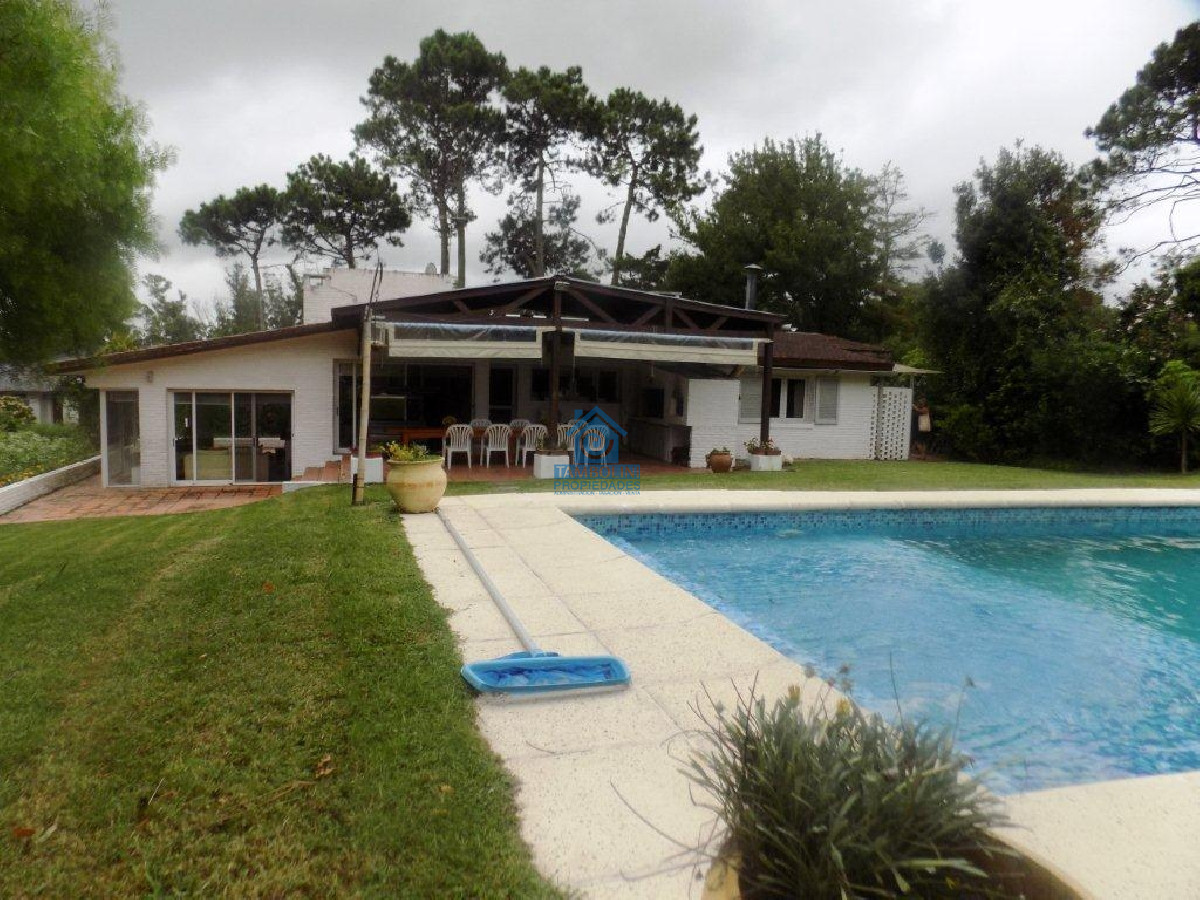 Casa ID.424 - CHALET CUATRO DORMITORIOS!!