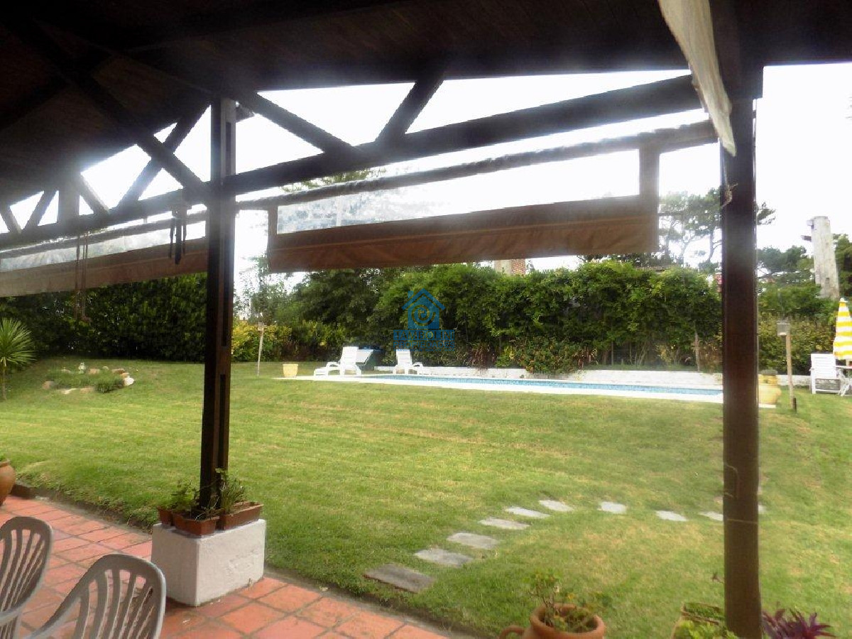 Casa ID.165885/59894443339 - CHALET CUATRO DORMITORIOS!!