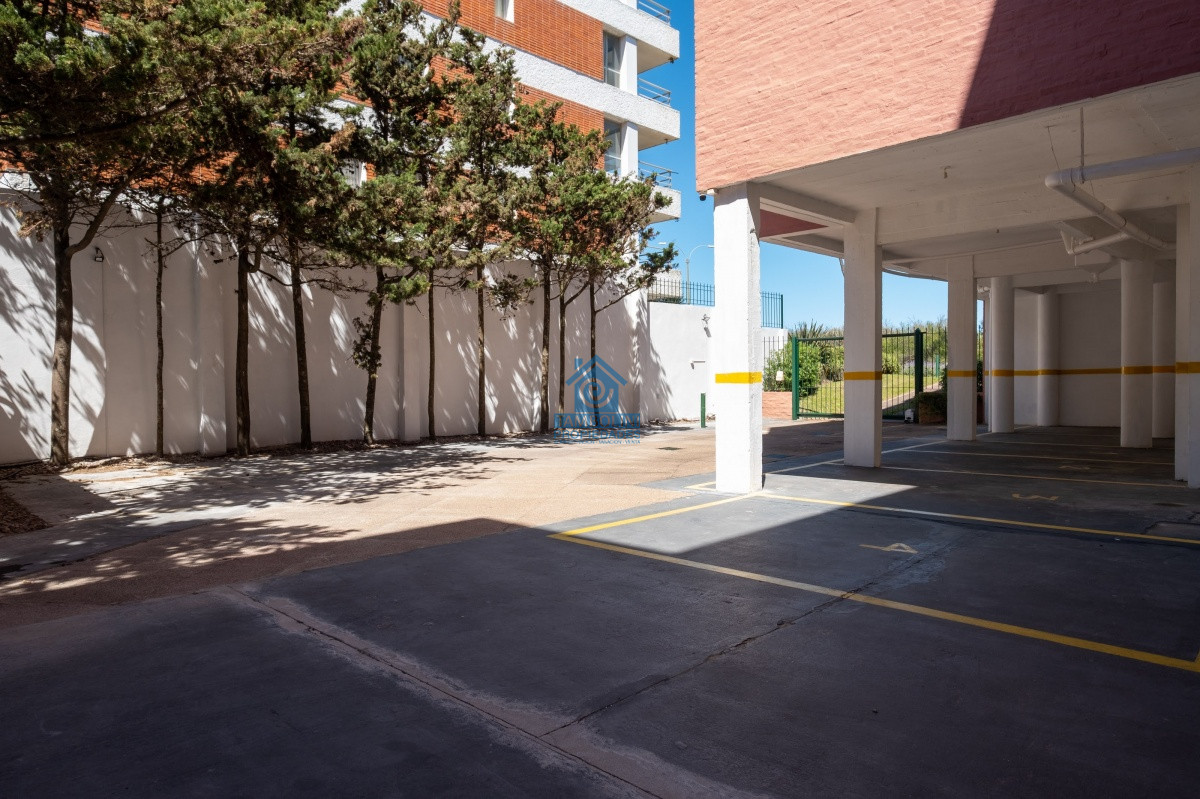 Apartamento ID.1297 - EDIFICIO LAS OLAS - ALQUILA PRIMERA LINEA AL MAR !!! MANSA 