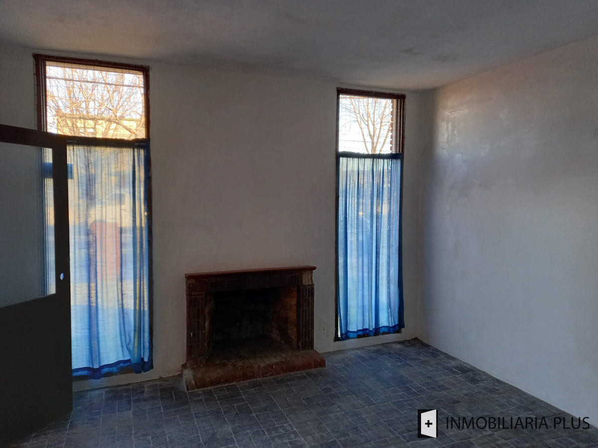 Casa ID.688 - Casa en Venta con 1077 m2 de Terreno, 2 Dormitorios en Sarubbi Maldonado C688B