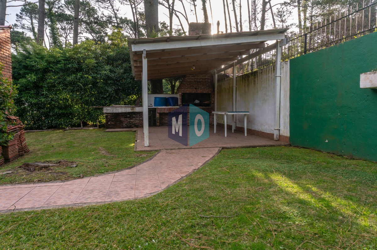 Casa ID.206 - CHALET 3 DORMITORIOS , 2 BAÑOS Y DORMITORIO Y BAÑO DE SERVICIO 