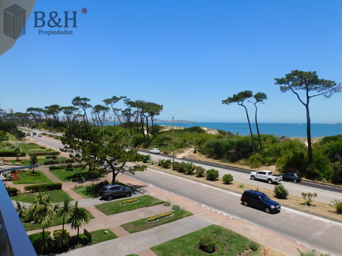 Apartamento ID.1752 - EDIFICIO LAS OLAS ALQUILA APARTAMENTO 3 DORMITORIOS , 2 BAÑOS 