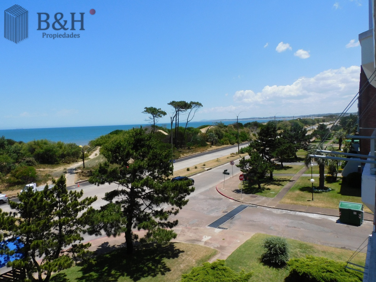 Apartamento ID.1752 - EDIFICIO LAS OLAS ALQUILA APARTAMENTO 3 DORMITORIOS , 2 BAÑOS 