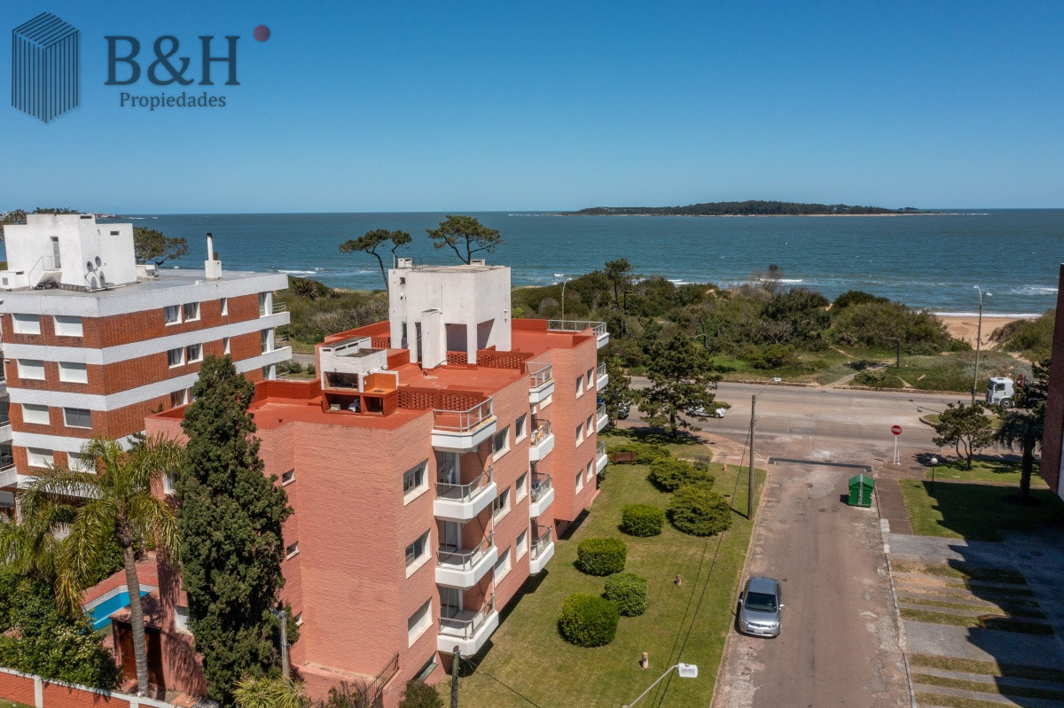 Apartamento ID.851 - ALQUILA APARTAMENTO TODO EL AÑO EN LA MANSA PUNTA DEL ESTE 