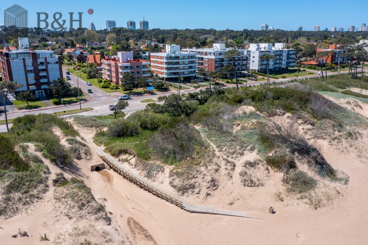 Apartamento ID.851 - ALQUILA APARTAMENTO TODO EL AÑO EN LA MANSA PUNTA DEL ESTE 