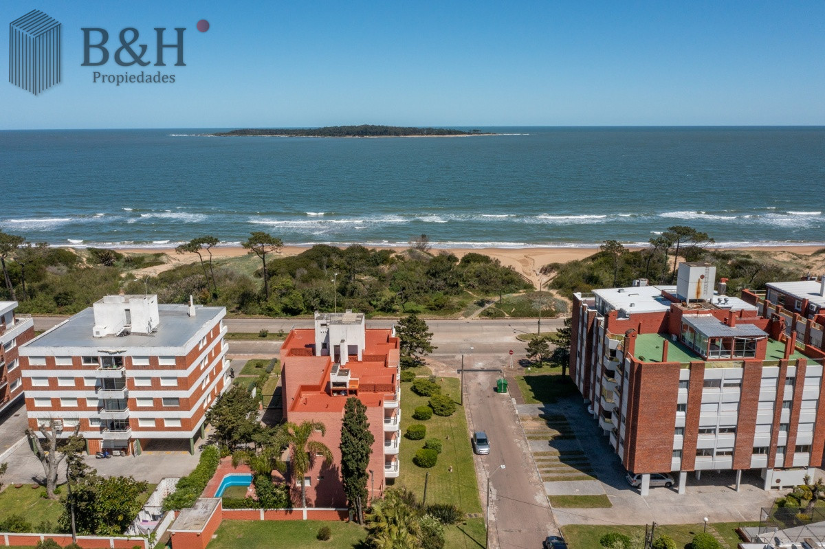 Apartamento ID.851 - ALQUILA APARTAMENTO TODO EL AÑO EN LA MANSA PUNTA DEL ESTE 