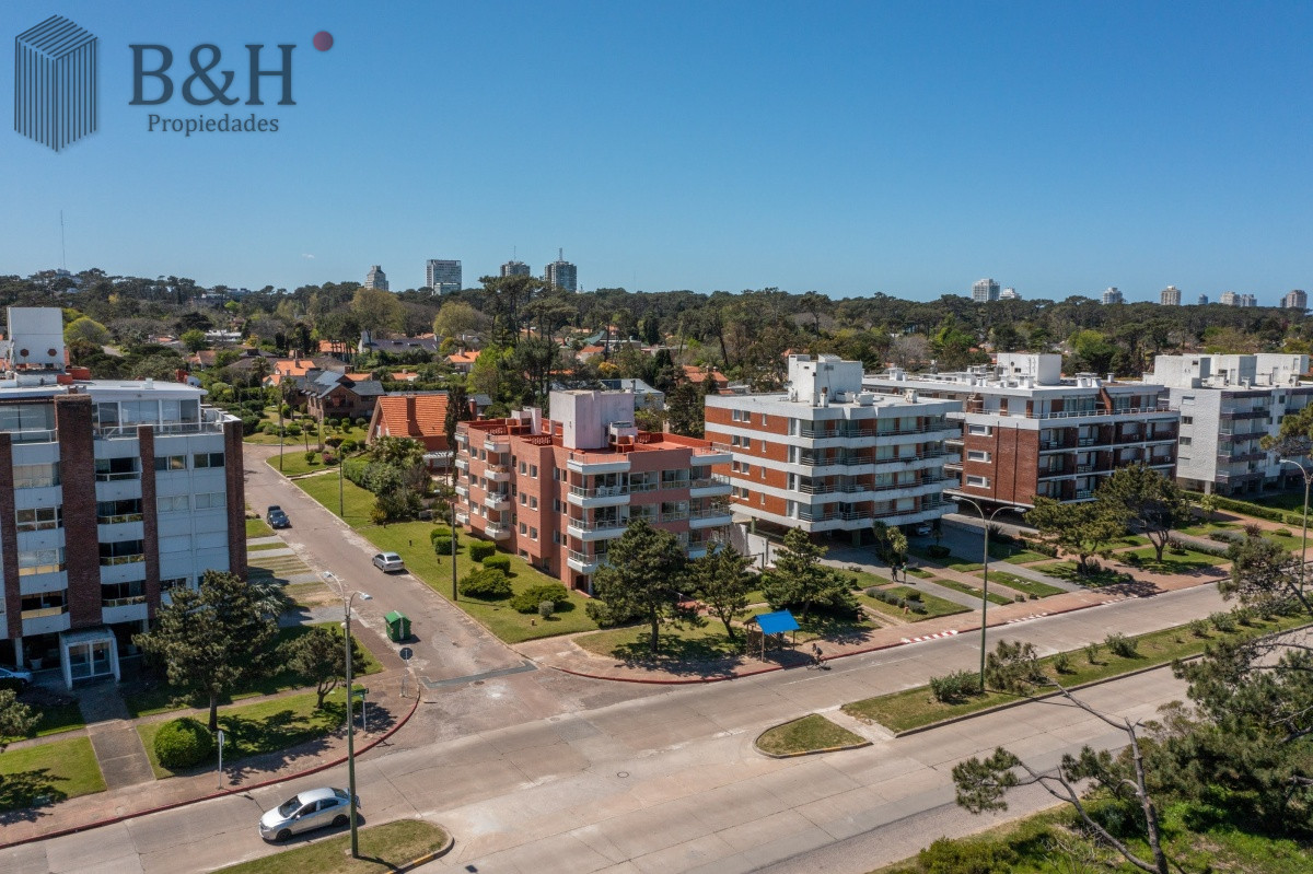 Apartamento ID.851 - ALQUILA APARTAMENTO TODO EL AÑO EN LA MANSA PUNTA DEL ESTE 