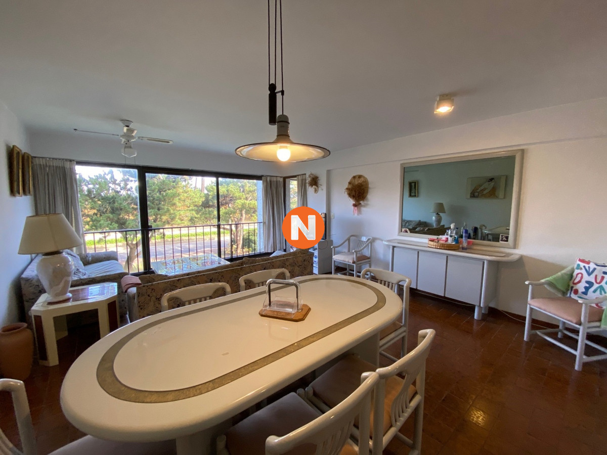 Apartamento Ref.222979 - VENTA APARTAMENTO 3 DORMITORIOS , 2 BAÑOS , DORMITORIO Y BAÑO SERVICIO