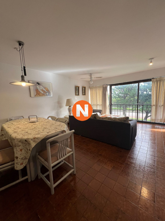 Apartamento Ref.222979 - VENTA APARTAMENTO 3 DORMITORIOS , 2 BAÑOS , DORMITORIO Y BAÑO SERVICIO