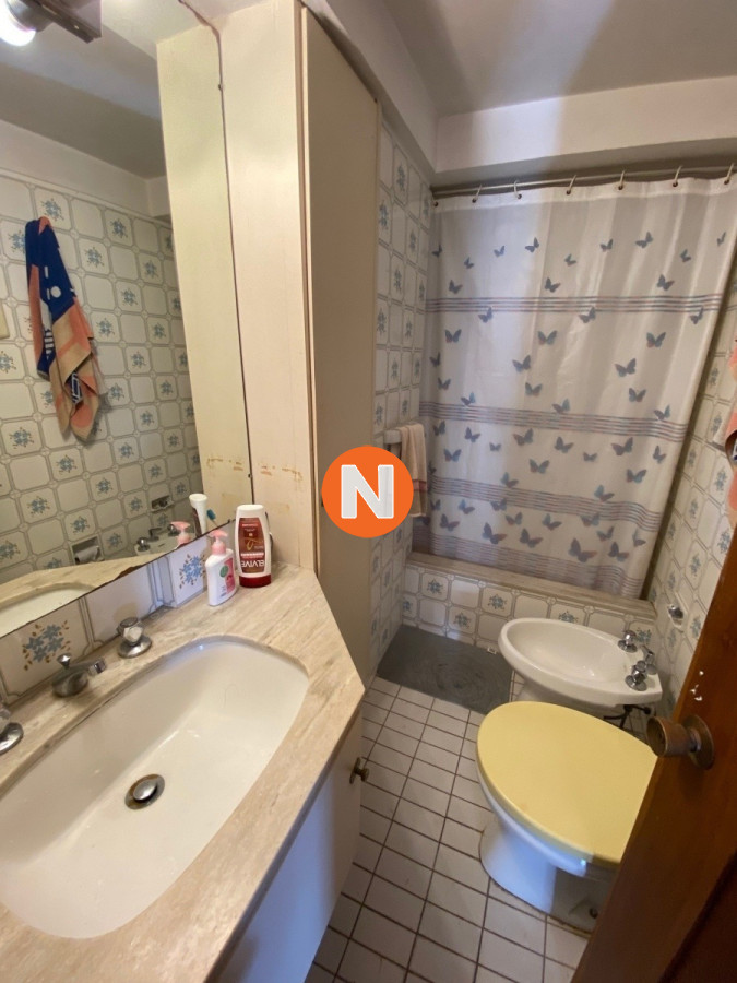 Apartamento Ref.222979 - VENTA APARTAMENTO 3 DORMITORIOS , 2 BAÑOS , DORMITORIO Y BAÑO SERVICIO