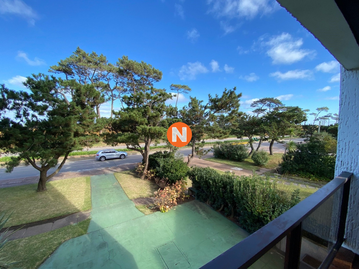 Apartamento Ref.222979 - VENTA APARTAMENTO 3 DORMITORIOS , 2 BAÑOS , DORMITORIO Y BAÑO SERVICIO