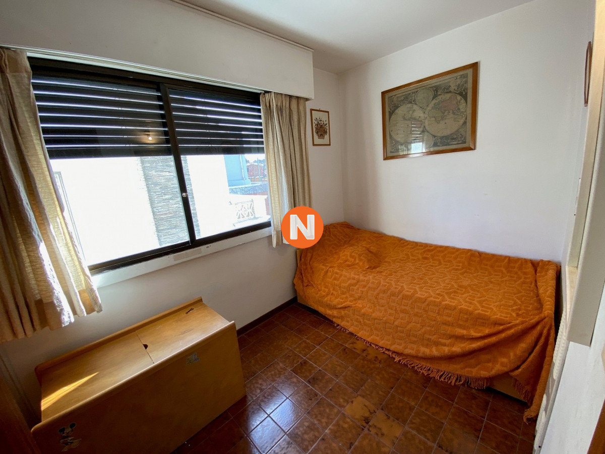 Apartamento Ref.222979 - VENTA APARTAMENTO 3 DORMITORIOS , 2 BAÑOS , DORMITORIO Y BAÑO SERVICIO