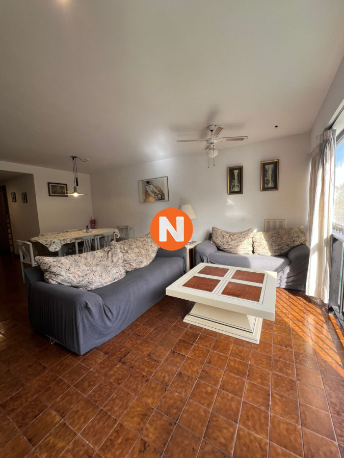 Apartamento Ref.222979 - VENTA APARTAMENTO 3 DORMITORIOS , 2 BAÑOS , DORMITORIO Y BAÑO SERVICIO