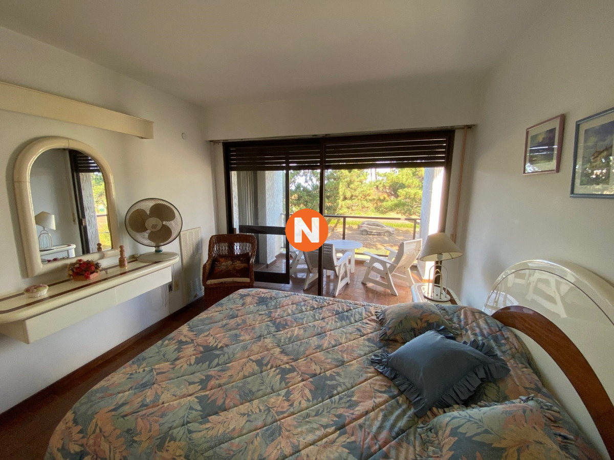 Apartamento Ref.222979 - VENTA APARTAMENTO 3 DORMITORIOS , 2 BAÑOS , DORMITORIO Y BAÑO SERVICIO