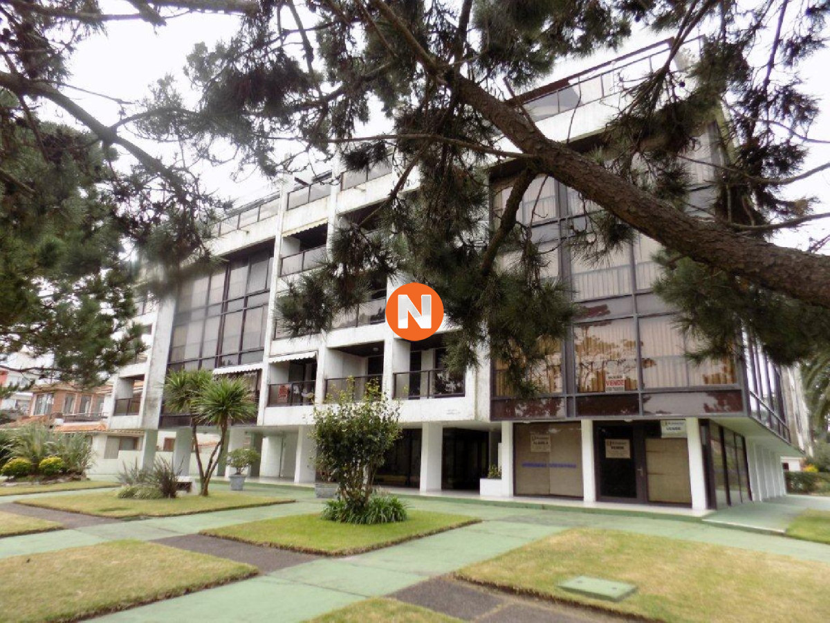 Apartamento Ref.222979 - VENTA APARTAMENTO 3 DORMITORIOS , 2 BAÑOS , DORMITORIO Y BAÑO SERVICIO