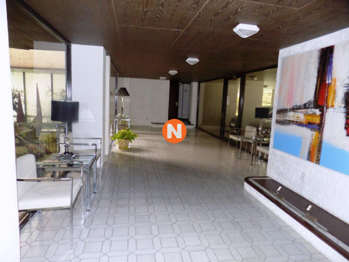 Apartamento Ref.222979 - VENTA APARTAMENTO 3 DORMITORIOS , 2 BAÑOS , DORMITORIO Y BAÑO SERVICIO