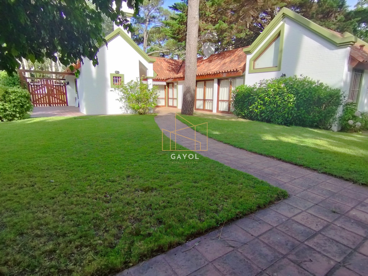 Casa ID.1085 - ALQUILA ESPECTACULAR PROPIEDAD EN LO MEJOR DE PARADA MANSA