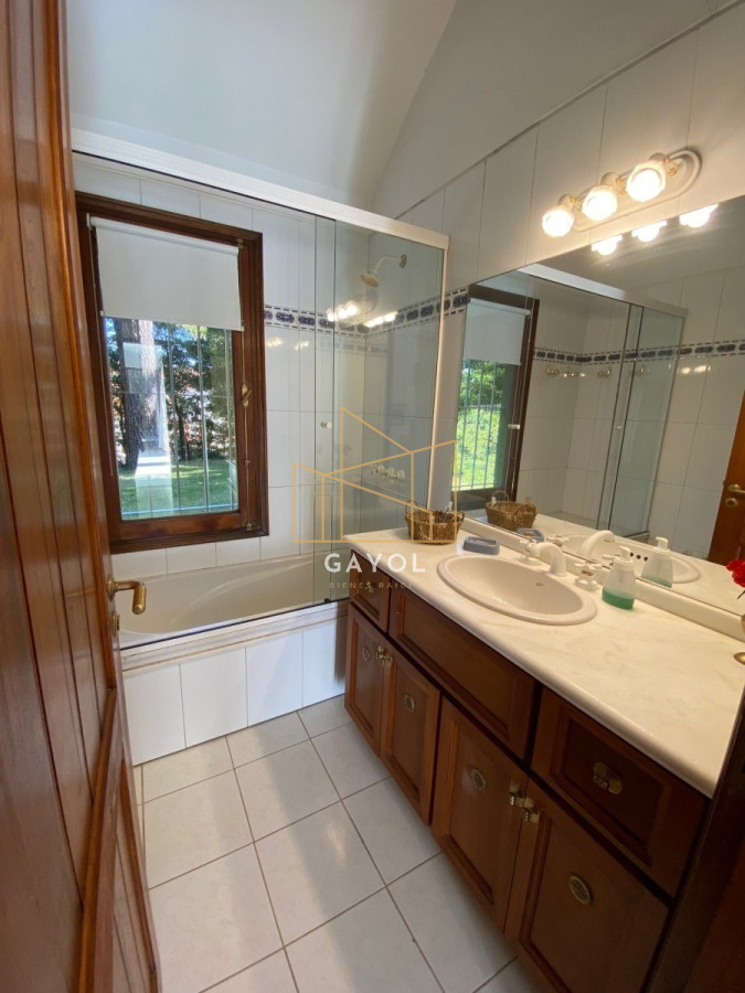 Casa ID.1085 - ALQUILA ESPECTACULAR PROPIEDAD EN LO MEJOR DE PARADA MANSA