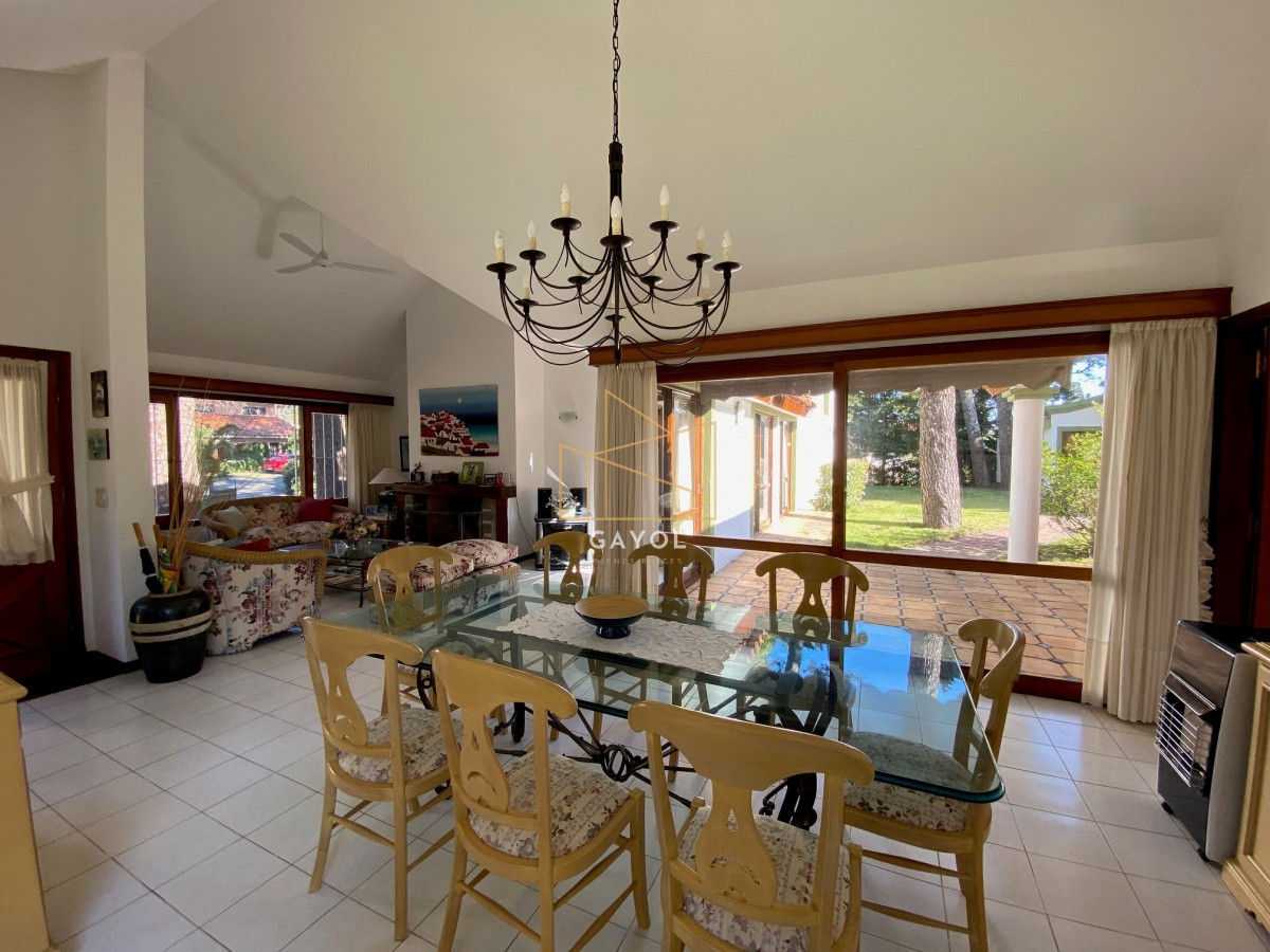 Casa ID.1085 - ALQUILA ESPECTACULAR PROPIEDAD EN LO MEJOR DE PARADA MANSA