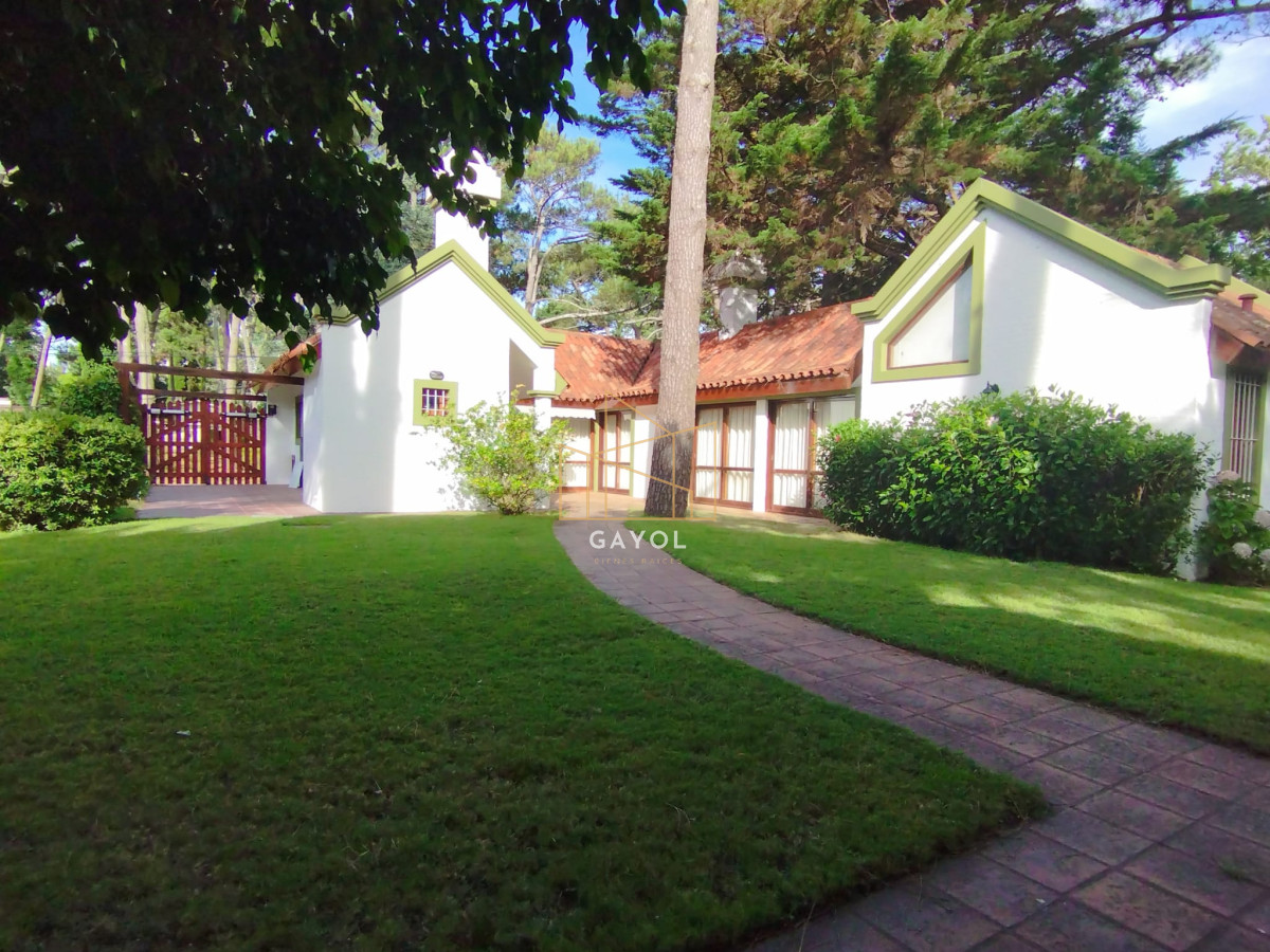 Casa ID.1085 - ALQUILA ESPECTACULAR PROPIEDAD EN LO MEJOR DE PARADA MANSA