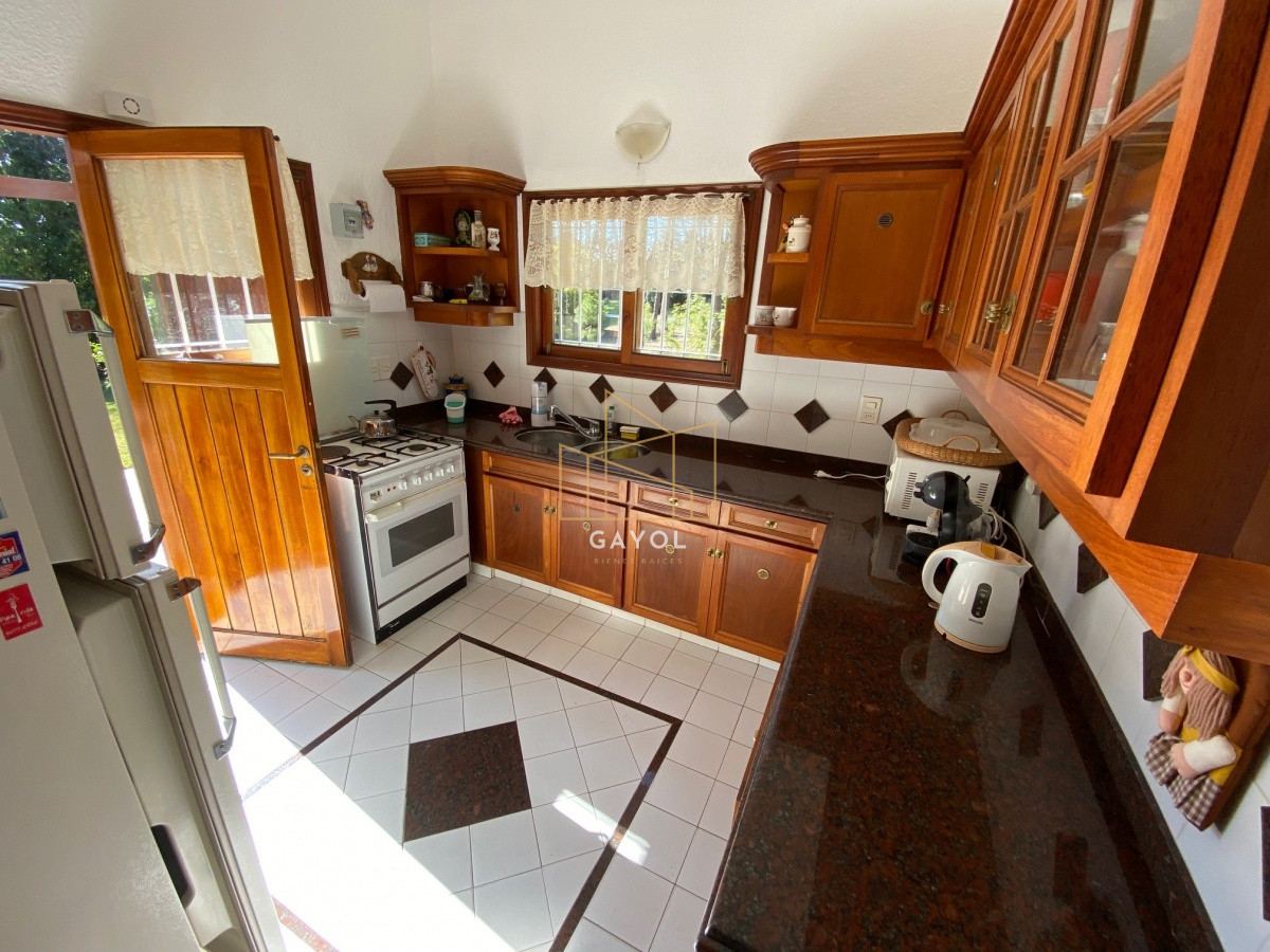 Casa ID.1085 - ALQUILA ESPECTACULAR PROPIEDAD EN LO MEJOR DE PARADA MANSA