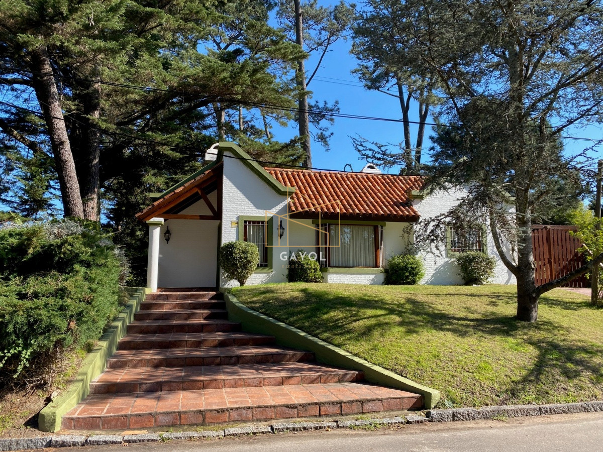 Casa ID.1085 - ALQUILA ESPECTACULAR PROPIEDAD EN LO MEJOR DE PARADA MANSA