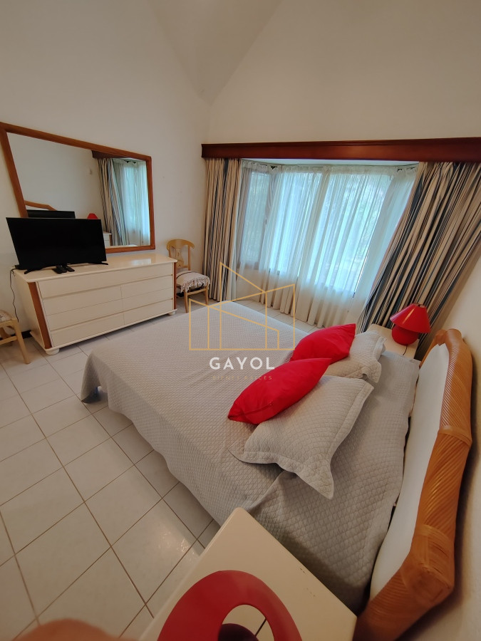 Casa ID.1085 - ALQUILA ESPECTACULAR PROPIEDAD EN LO MEJOR DE PARADA MANSA