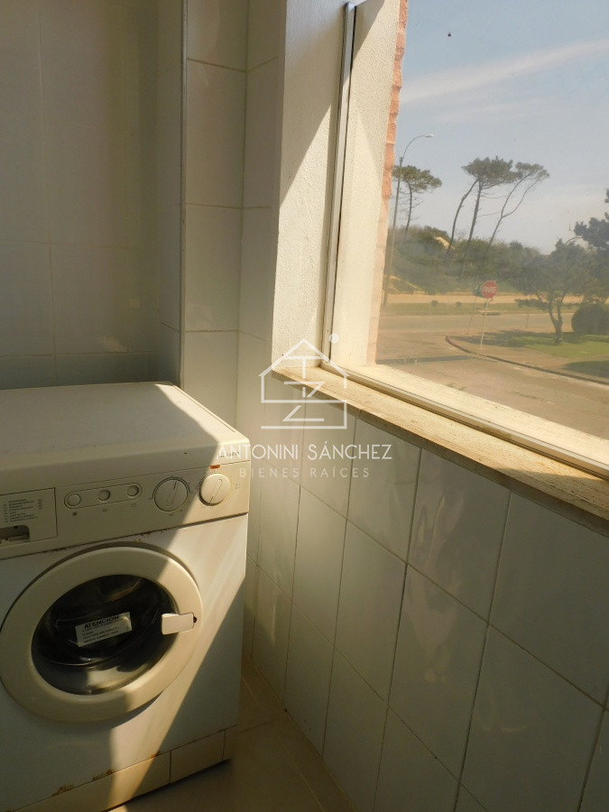 Apartamento ID.1050 - ALQUILA APARTAMENTO 3 DORMITORIOSPUNTA DEL ESTE MANSA 