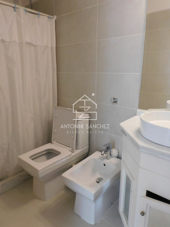 Apartamento ID.1050 - ALQUILA APARTAMENTO 3 DORMITORIOSPUNTA DEL ESTE MANSA 
