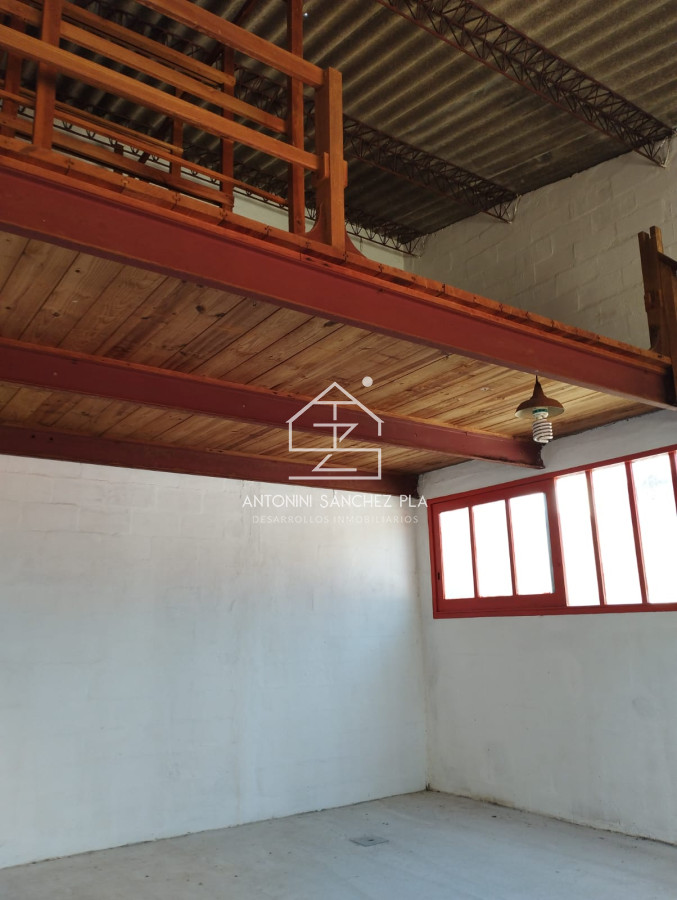 Local Comercial ID.4382 - IMPERDIBLE LOCAL -GALPON CON OFICINA EN MALDONADO 
