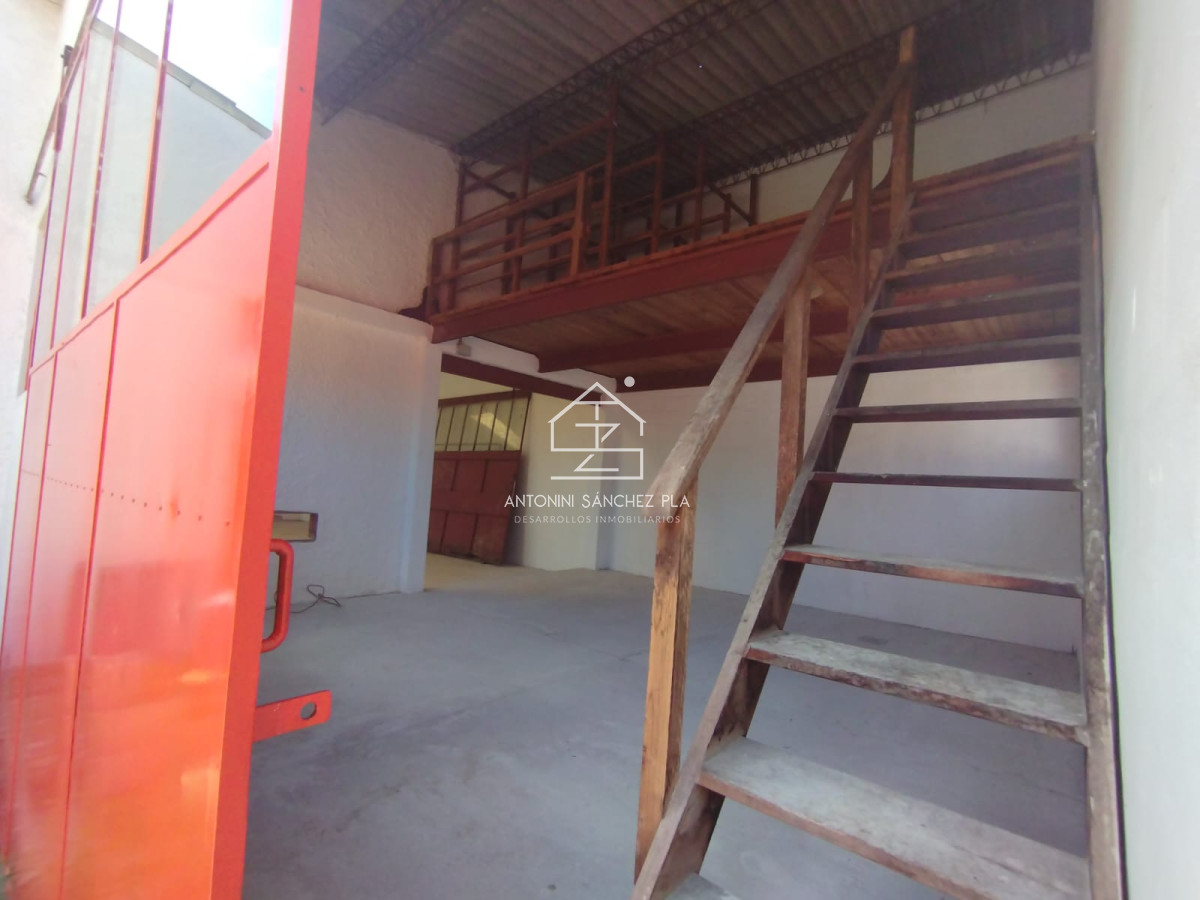 Local Comercial ID.4382 - IMPERDIBLE LOCAL -GALPON CON OFICINA EN MALDONADO 
