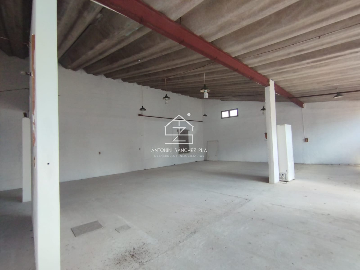 Local Comercial ID.4382 - IMPERDIBLE LOCAL -GALPON CON OFICINA EN MALDONADO 