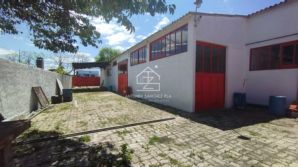 Local Comercial ID.4382 - IMPERDIBLE LOCAL -GALPON CON OFICINA EN MALDONADO 