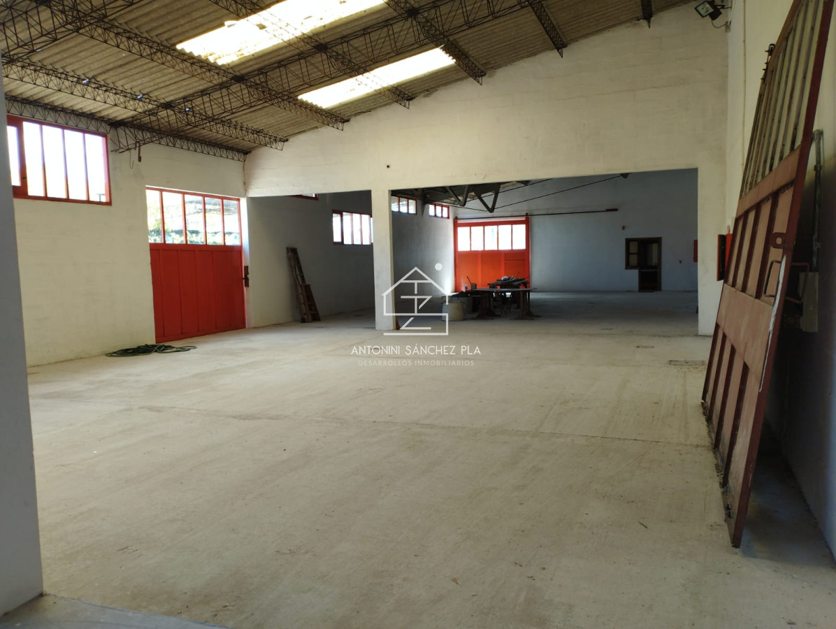 Local Comercial ID.4382 - IMPERDIBLE LOCAL -GALPON CON OFICINA EN MALDONADO 