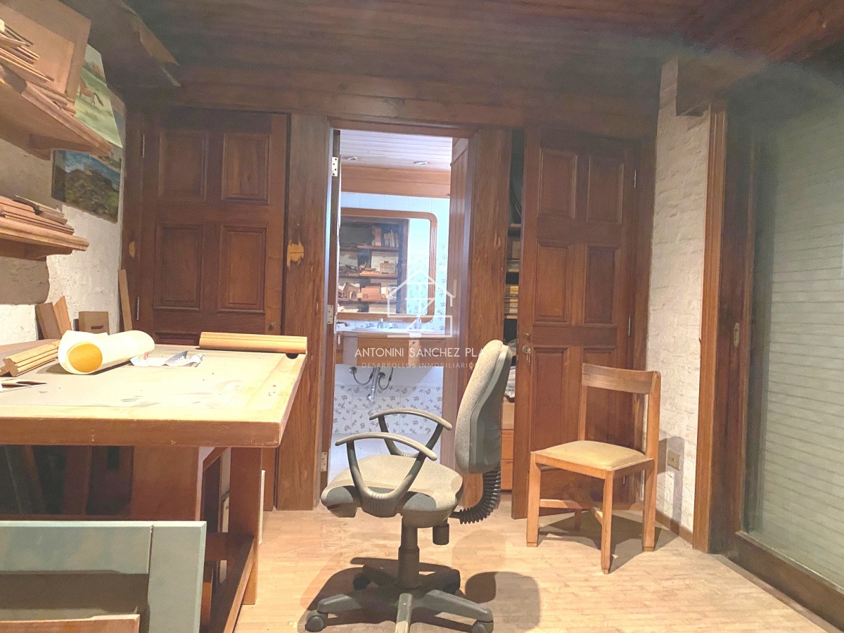 Local Comercial ID.4382 - IMPERDIBLE LOCAL -GALPON CON OFICINA EN MALDONADO 