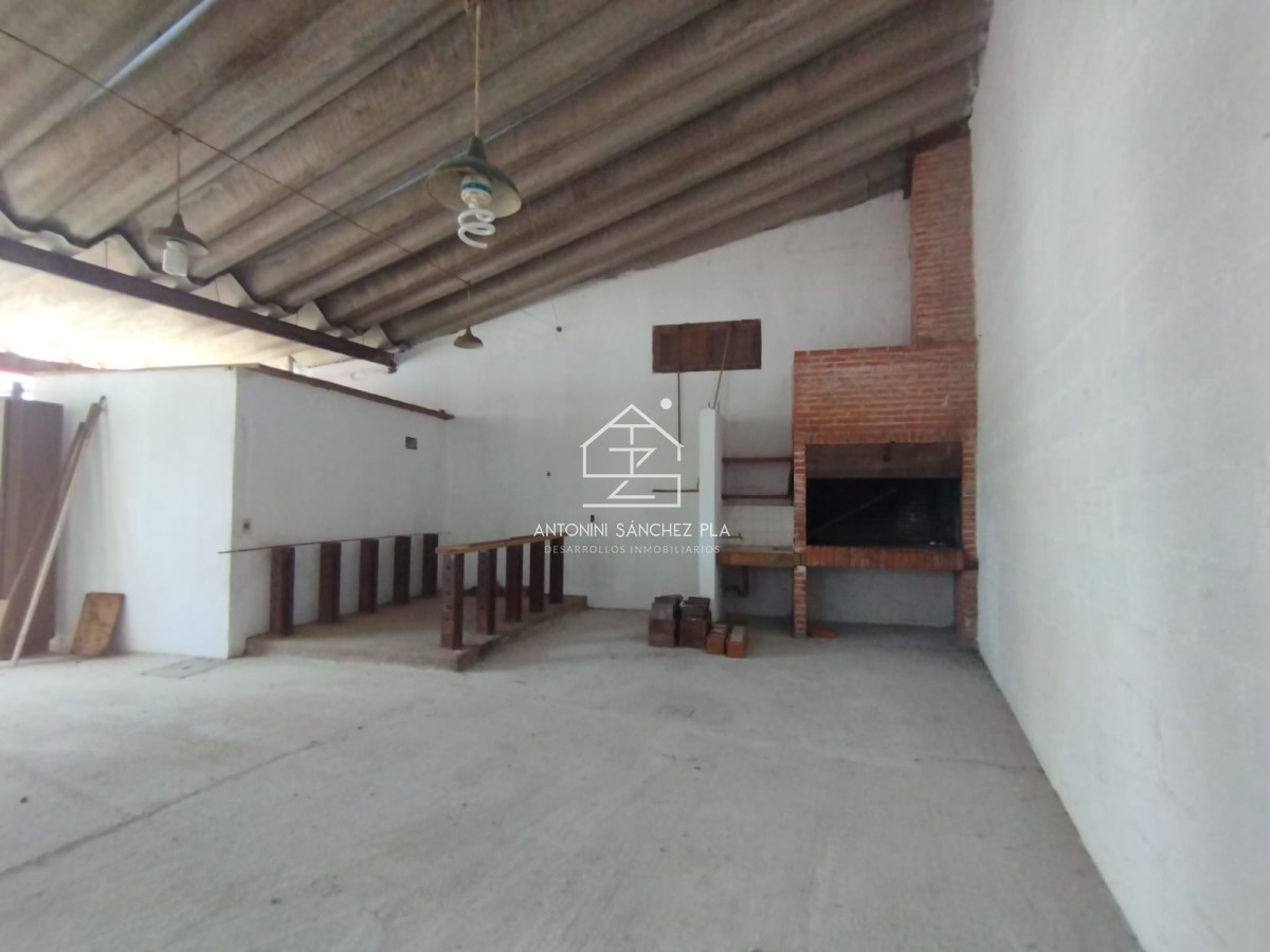 Local Comercial ID.4382 - IMPERDIBLE LOCAL -GALPON CON OFICINA EN MALDONADO 