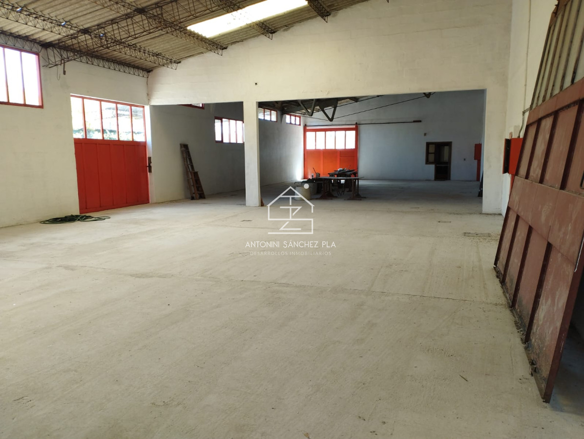 Local Comercial ID.4382 - IMPERDIBLE LOCAL -GALPON CON OFICINA EN MALDONADO 