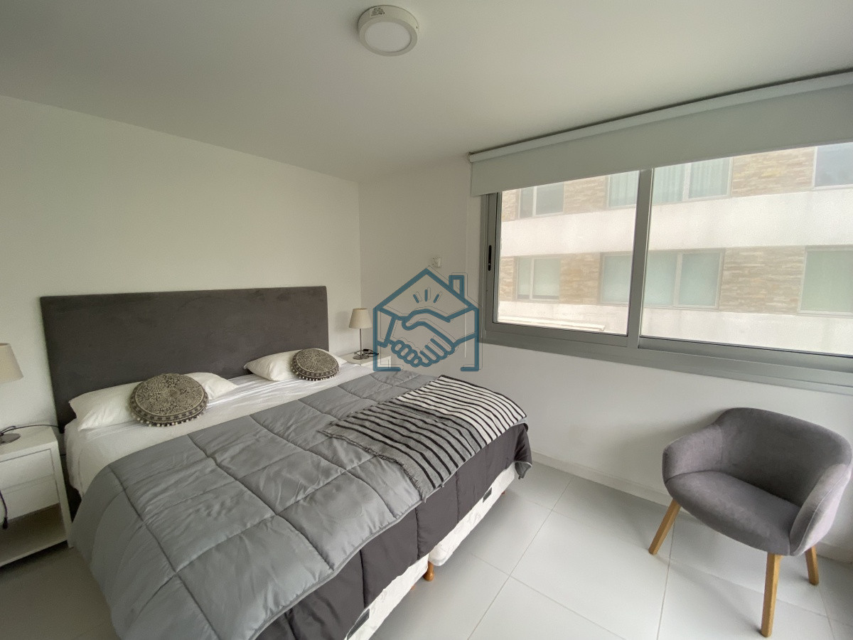 Apartamento ID.526/APARTAMENTO-EN-PRIMERA-FILA-PLAYA-MANSA--PUNTA-DEL-ESTE- - APARTAMENTO EN PRIMERA FILA PLAYA MANSA -PUNTA DEL ESTE 