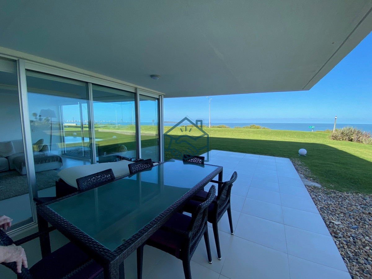 Apartamento ID.526/APARTAMENTO-EN-PRIMERA-FILA-PLAYA-MANSA--PUNTA-DEL-ESTE- - APARTAMENTO EN PRIMERA FILA PLAYA MANSA -PUNTA DEL ESTE 
