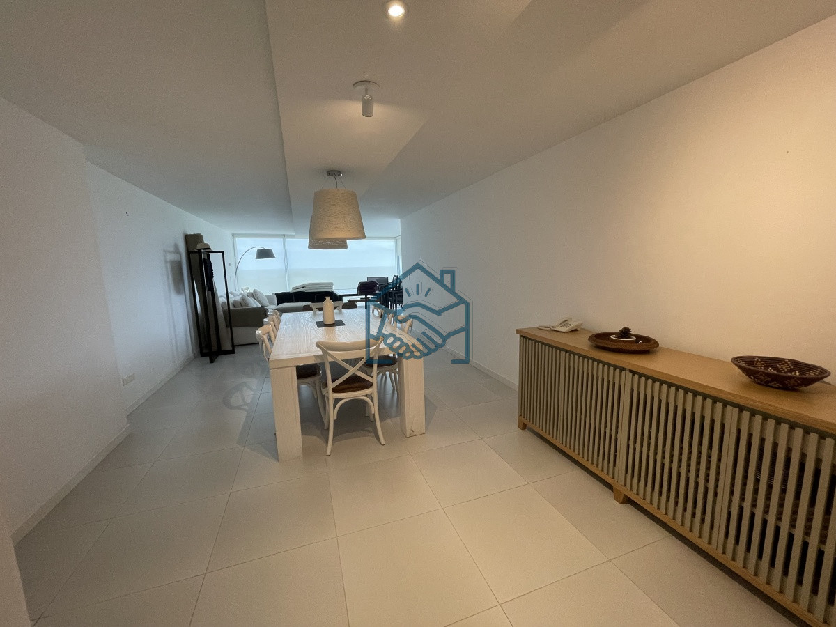 Apartamento ID.526/APARTAMENTO-EN-PRIMERA-FILA-PLAYA-MANSA--PUNTA-DEL-ESTE- - APARTAMENTO EN PRIMERA FILA PLAYA MANSA -PUNTA DEL ESTE 