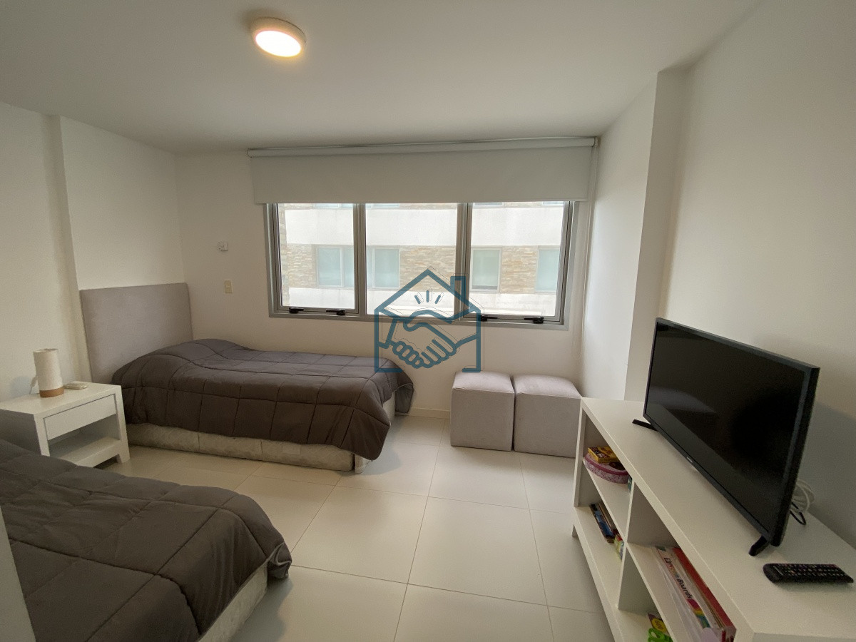 Apartamento ID.526/APARTAMENTO-EN-PRIMERA-FILA-PLAYA-MANSA--PUNTA-DEL-ESTE- - APARTAMENTO EN PRIMERA FILA PLAYA MANSA -PUNTA DEL ESTE 