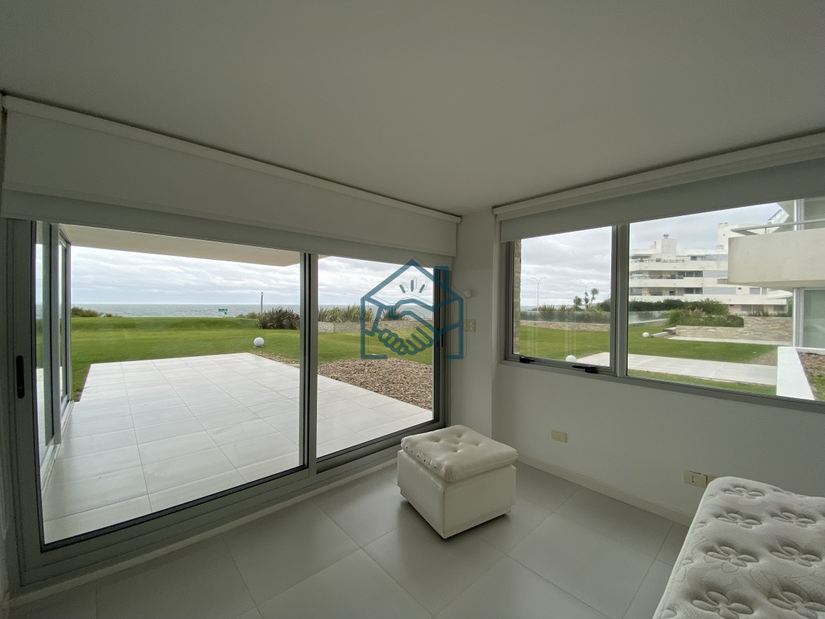 Apartamento ID.526/APARTAMENTO-EN-PRIMERA-FILA-PLAYA-MANSA--PUNTA-DEL-ESTE- - APARTAMENTO EN PRIMERA FILA PLAYA MANSA -PUNTA DEL ESTE 