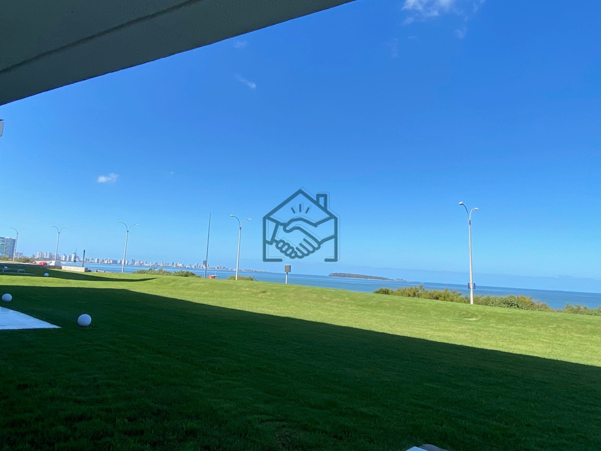 Apartamento ID.526/APARTAMENTO-EN-PRIMERA-FILA-PLAYA-MANSA--PUNTA-DEL-ESTE- - APARTAMENTO EN PRIMERA FILA PLAYA MANSA -PUNTA DEL ESTE 