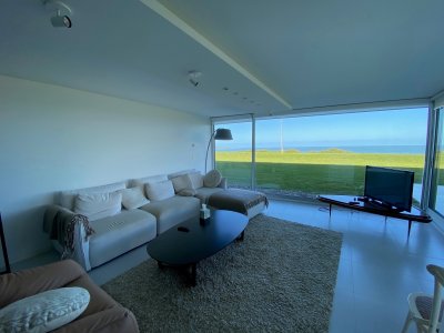 Apartamento ID.526/APARTAMENTO-EN-PRIMERA-FILA-PLAYA-MANSA--PUNTA-DEL-ESTE- - APARTAMENTO EN PRIMERA FILA PLAYA MANSA -PUNTA DEL ESTE 