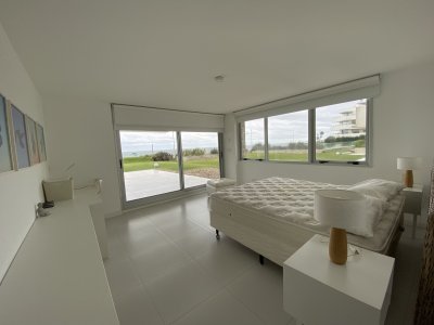 Apartamento ID.526/APARTAMENTO-EN-PRIMERA-FILA-PLAYA-MANSA--PUNTA-DEL-ESTE- - APARTAMENTO EN PRIMERA FILA PLAYA MANSA -PUNTA DEL ESTE 