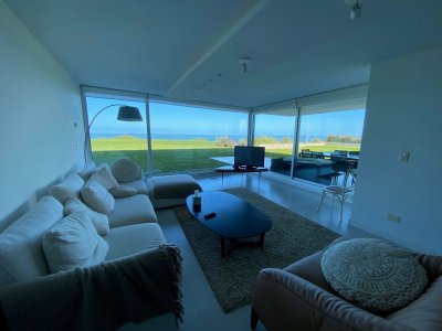 Apartamento ID.526/APARTAMENTO-EN-PRIMERA-FILA-PLAYA-MANSA--PUNTA-DEL-ESTE- - APARTAMENTO EN PRIMERA FILA PLAYA MANSA -PUNTA DEL ESTE 