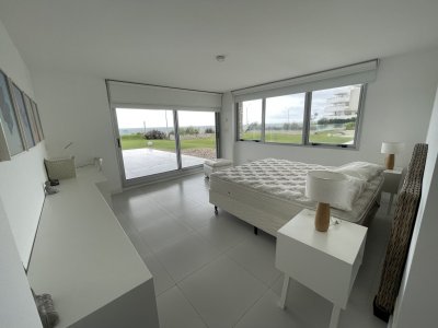 Apartamento ID.526/APARTAMENTO-EN-PRIMERA-FILA-PLAYA-MANSA--PUNTA-DEL-ESTE- - APARTAMENTO EN PRIMERA FILA PLAYA MANSA -PUNTA DEL ESTE 