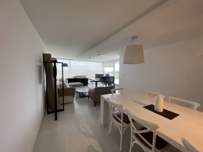 Apartamento ID.526/APARTAMENTO-EN-PRIMERA-FILA-PLAYA-MANSA--PUNTA-DEL-ESTE- - APARTAMENTO EN PRIMERA FILA PLAYA MANSA -PUNTA DEL ESTE 